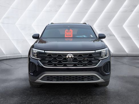 Used 2024 Volkswagen Atlas Cross Sport SE image 7