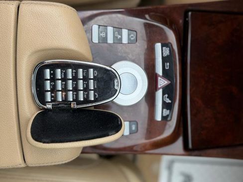 Used 2011 Mercedes-Benz S 550 image 23