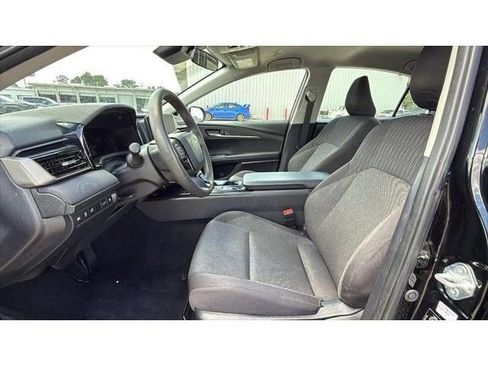 Used 2025 Toyota Camry LE FWD image 11