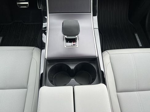 New 2026 Land Rover Range Rover Velar Dynamic SE image 23