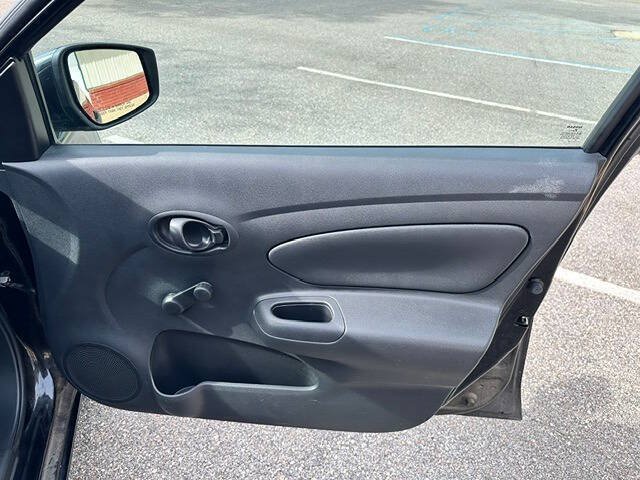 Used 2016 Nissan Versa S FWD image 10