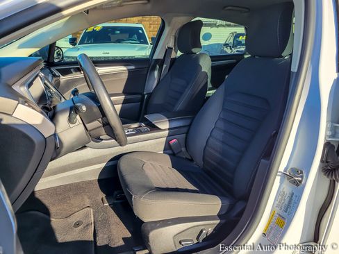 Used 2019 Ford Fusion SE image 9