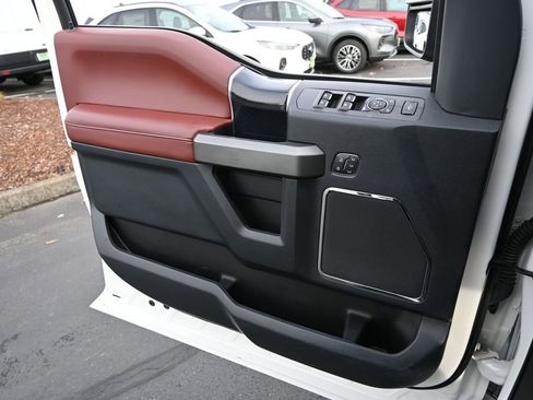 Used 2022 Ford F450 Platinum w/ FX4 Off-Road Package image 21