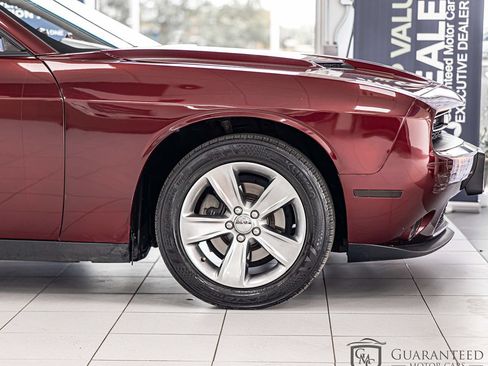 Used 2019 Dodge Challenger SXT RWD image 11