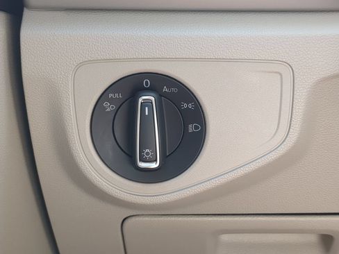 Certified 2023 Volkswagen Atlas SE FWD image 26