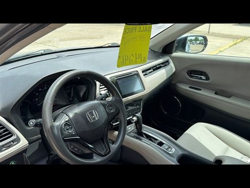 Used 2018 Honda HR-V EX image 9