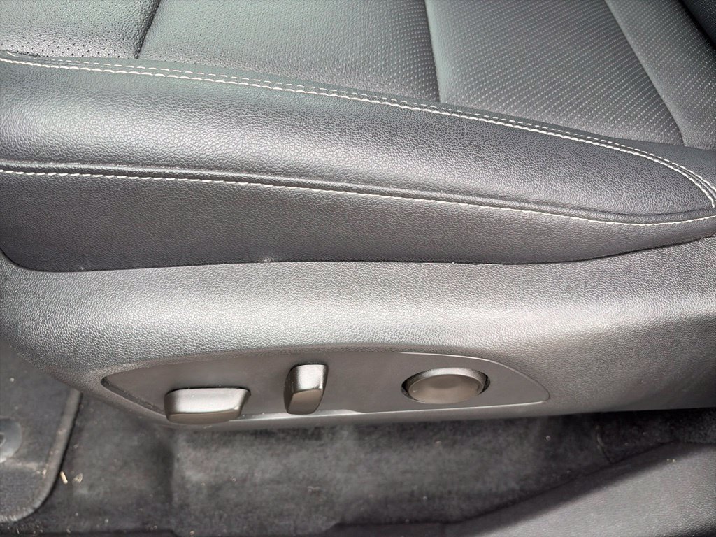 Used 2026 Chevrolet Traverse LT FWD image 18