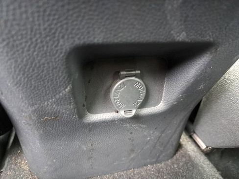 Used 2021 Toyota RAV4 LE image 9