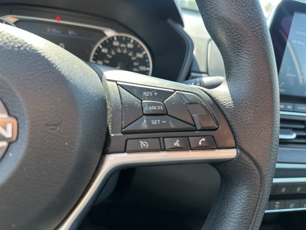 Used 2024 Nissan Altima 2.5 SV FWD image 23