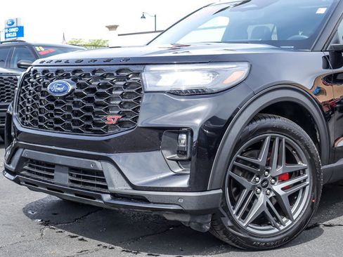 Certified 2026 Ford Explorer ST AWD/4WD image 2