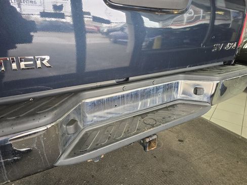 Used 2018 Nissan Frontier SV image 26