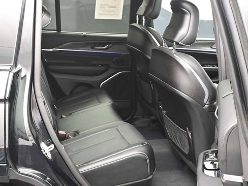 Used 2023 Jeep Grand Cherokee Overland w/ Luxury Tech Group IV AWD/4WD image 43