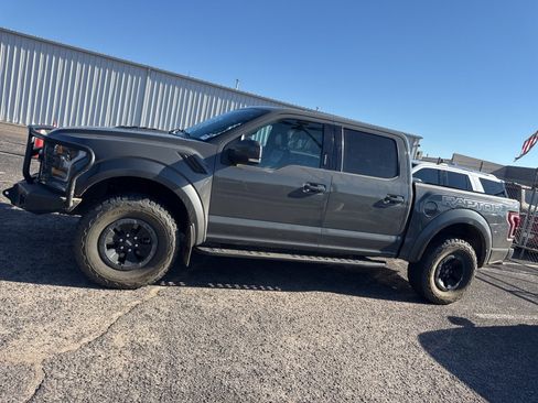 Used 2018 Ford F150 Raptor w/ Equipment Group 802A Luxury image 4