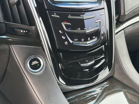 Used 2017 Cadillac Escalade Platinum AWD/4WD image 11