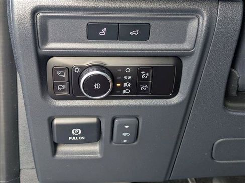 Used 2023 Ford Expedition Platinum RWD image 12