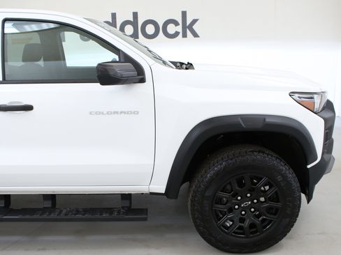 Certified 2025 Chevrolet Colorado Trail Boss AWD/4WD image 10