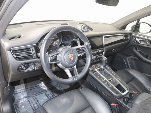 Used 2020 Porsche Macan image 30