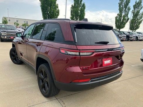 Certified 2023 Jeep Grand Cherokee Limited w/ Luxury Tech Group II AWD/4WD image 6