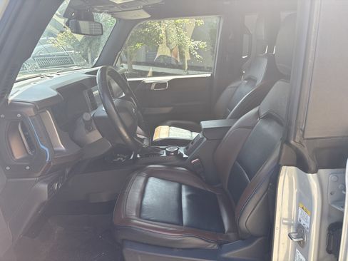 Used 2021 Ford Bronco Outer Banks AWD/4WD image 16