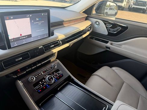 Used 2021 Lincoln Aviator Reserve w/ Equipment Group 202A image 12