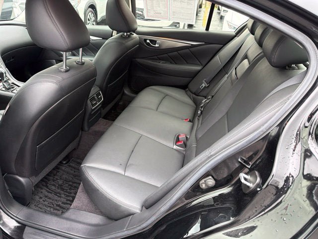 Used 2017 INFINITI Q50 Signature Edition w/ All Weather Package (L93) AWD/4WD image 19