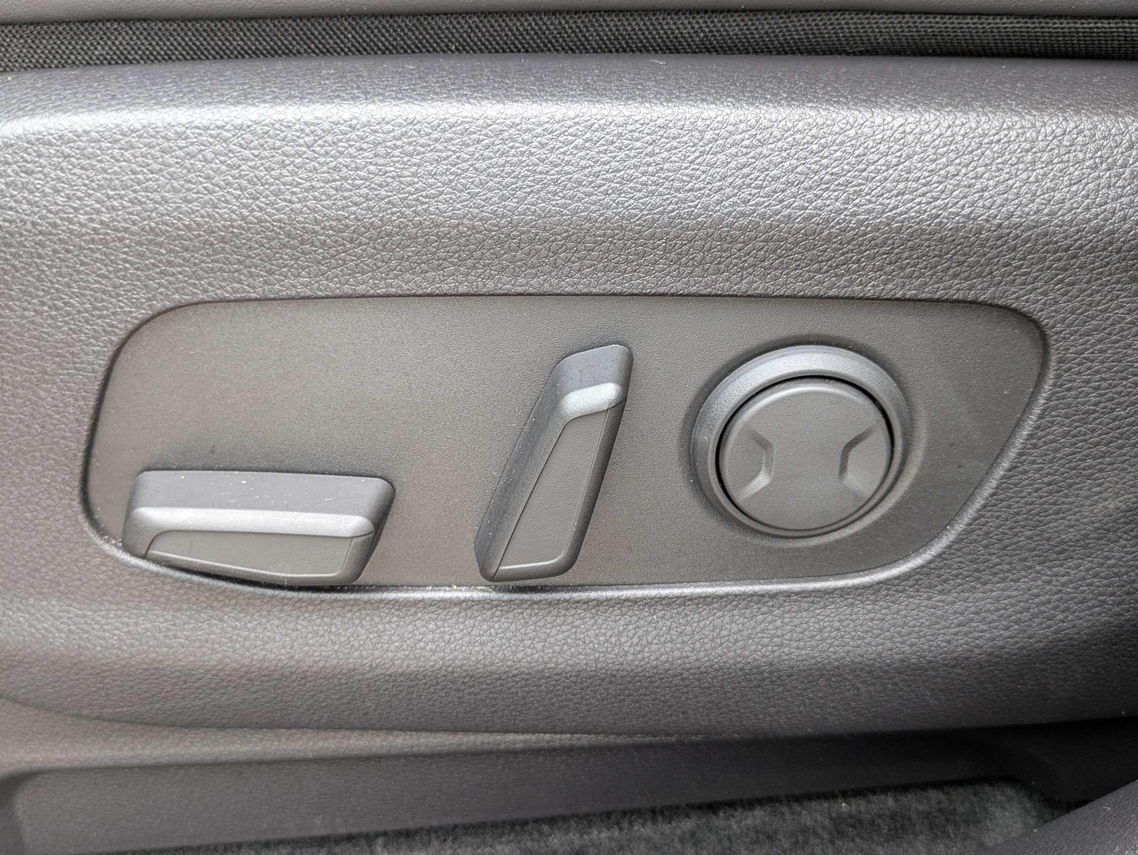 Certified 2024 Kia Carnival LX FWD image 20
