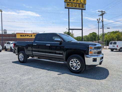 Used 2015 Chevrolet Silverado 2500 LTZ w/ LTZ Plus Package AWD/4WD image 3