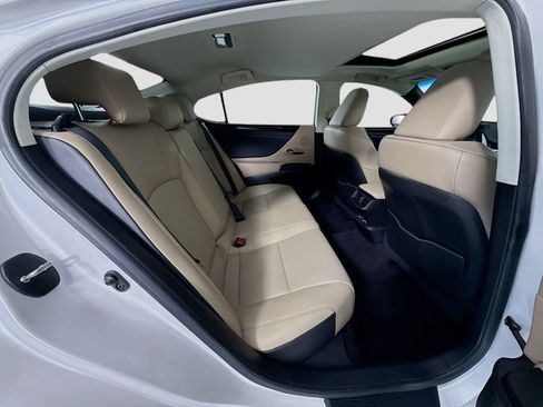 Certified 2021 Lexus ES 350 w/ Premium Package image 22