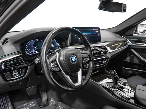 Used 2023 BMW 530e RWD image 3