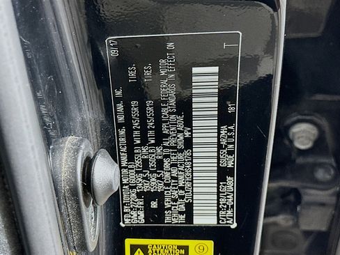 Used 2017 Toyota Highlander SE AWD/4WD image 12