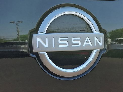 Used 2023 Nissan Titan SV w/ SV Convenience Package AWD/4WD image 30