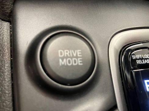 Used 2019 Hyundai Kona SEL FWD image 18