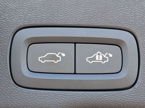 Used 2023 Volvo XC60 B6 Ultimate w/ Climate Package image 27