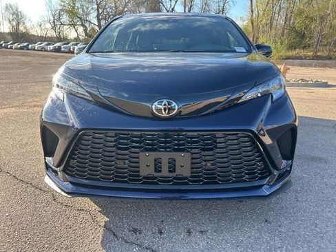 Used 2026 Toyota Sienna XSE image 8