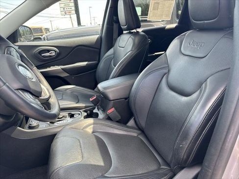 Certified 2019 Jeep Cherokee Limited w/ Luxury Group AWD/4WD image 13