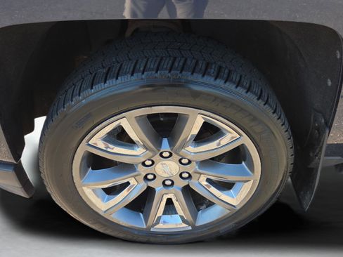 Used 2018 Chevrolet Silverado 1500 LTZ Z71 w/ Centennial Edition image 31