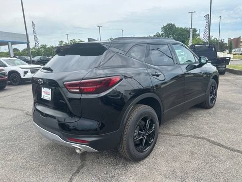 New 2026 Chevrolet Blazer LT w/ Midnight/Sport Edition FWD image 3