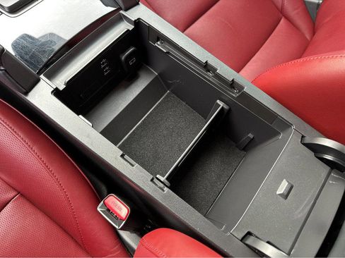 Used 2023 MAZDA MAZDA3 s image 32