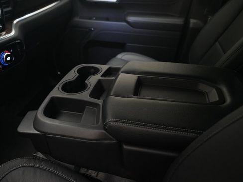 Used 2023 GMC Sierra 1500 SLE w/ Preferred Package AWD/4WD image 11
