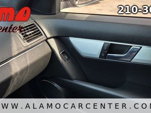 Used 2008 Mercedes-Benz C 300 Sedan image 40