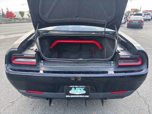 Used 2018 Dodge Challenger SRT Hellcat image 8