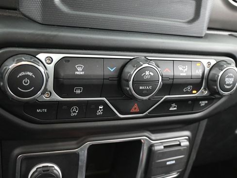 Used 2022 Jeep Wrangler Unlimited Sport image 21