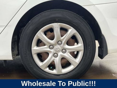 Used 2013 Hyundai Accent GLS FWD image 11