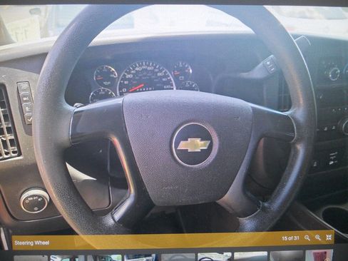 Used 2013 Chevrolet Express 2500 RWD image 12