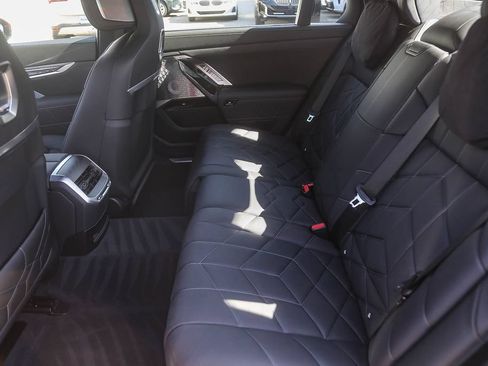 Used 2026 BMW 760i xDrive AWD/4WD image 14