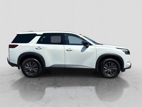 Certified 2025 Nissan Pathfinder S AWD/4WD image 8