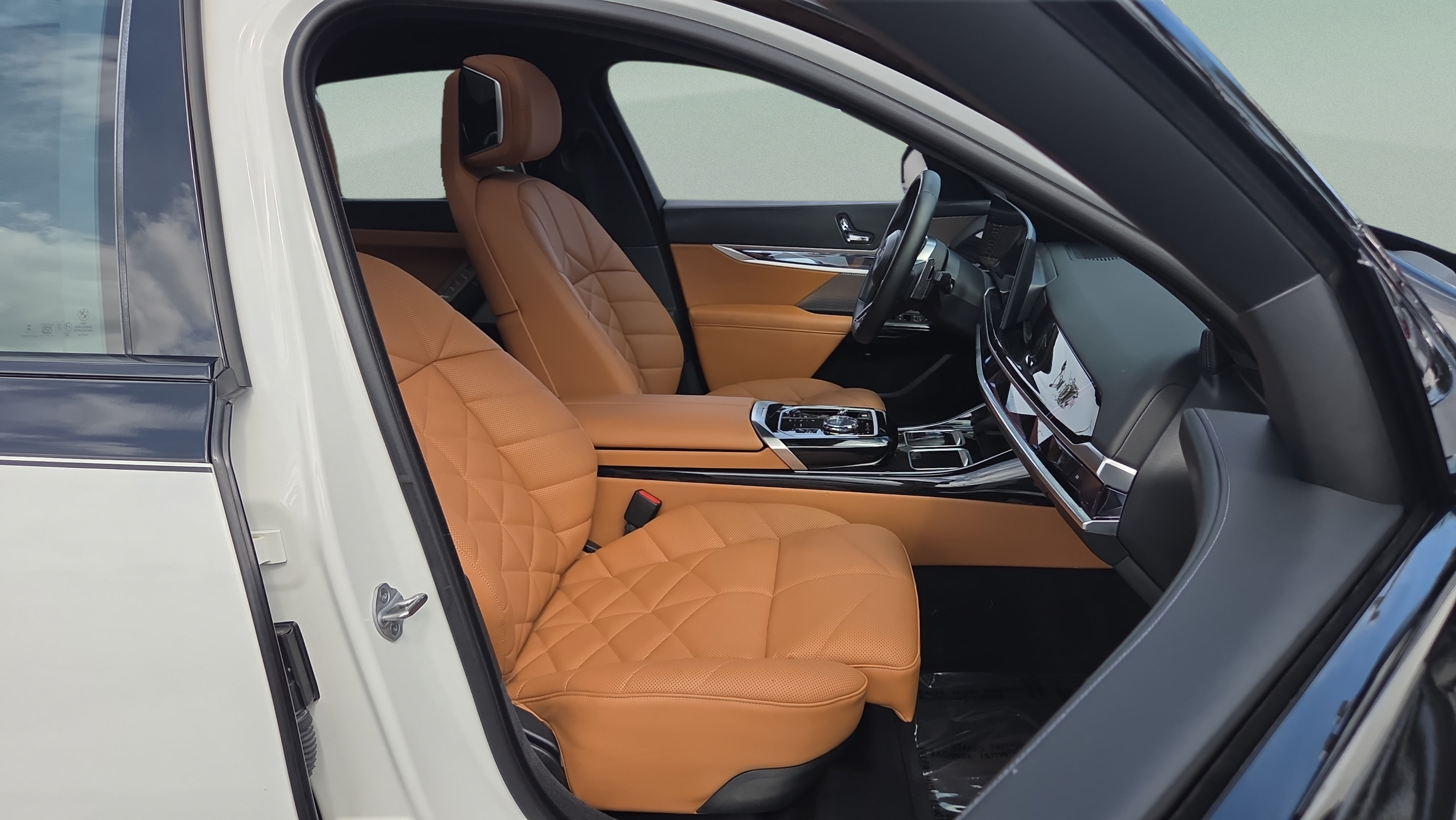Certified 2024 BMW 740i w/ Premium Package 2 RWD image 18