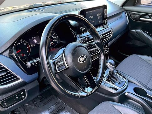 Used 2021 Kia Seltos S FWD image 17