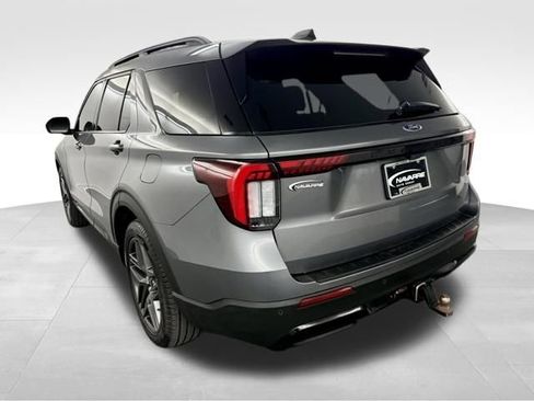 Used 2025 Ford Explorer ST-Line w/ Premium Package image 6