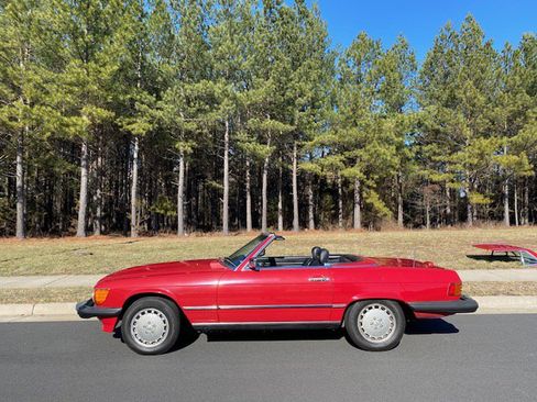 Used 1988 Mercedes-Benz 560 SL image 4